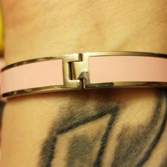 PINK COACH BRACELET - Picture 3 of 8